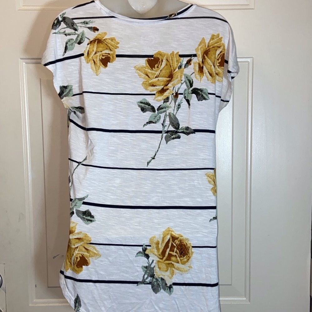 24/7 Maurices S Yellow White Flowers Striped Casual Shirt Top - Picture 3 of 7